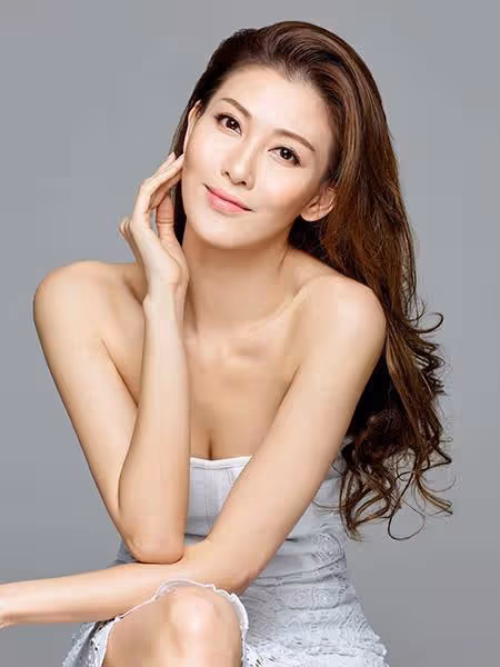 好奇！李彩樺生日獲神秘富貴男送2千支玫瑰示愛，去年才經歷離婚