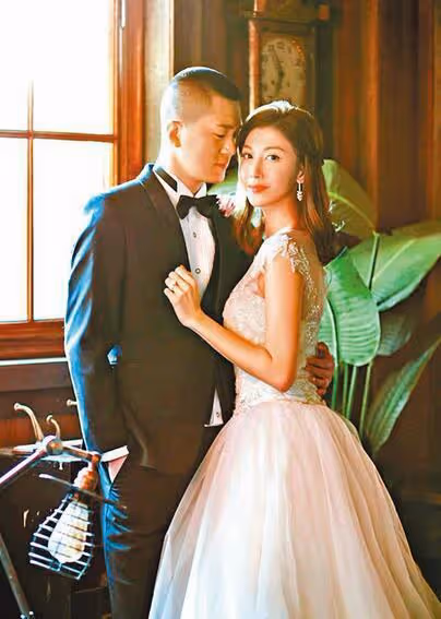 好奇！李彩樺生日獲神秘富貴男送2千支玫瑰示愛，去年才經歷離婚