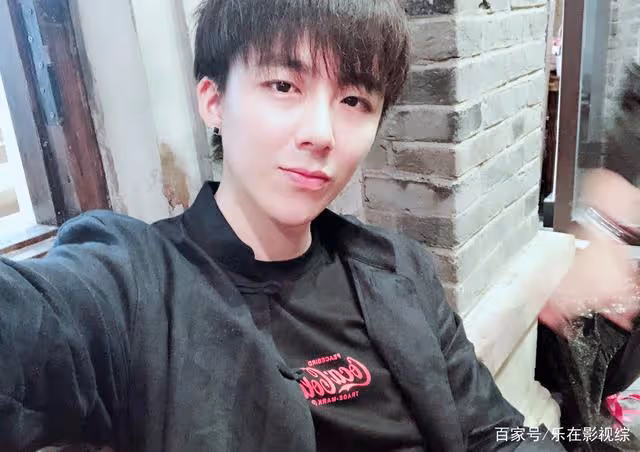 一手爛牌打成王炸,出道三年6部劇100首歌:不負當下,不懼未來!