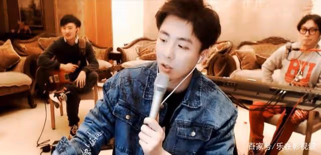 一手爛牌打成王炸,出道三年6部劇100首歌:不負當下,不懼未來!
