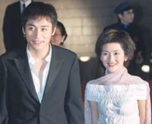 誰都知道謝娜前任是劉燁,卻不知道張傑前任是她,竟是娛樂圈老熟人!