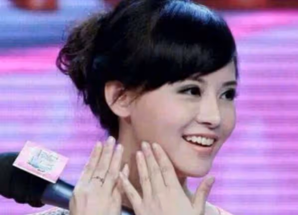 誰都知道謝娜前任是劉燁,卻不知道張傑前任是她,竟是娛樂圈老熟人!