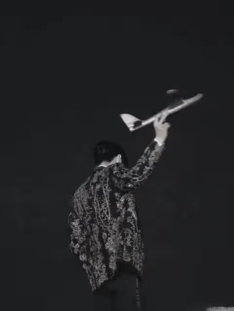 《長空之王》王一博一番？周冬雨為他抬咖，進電影圈順風順水