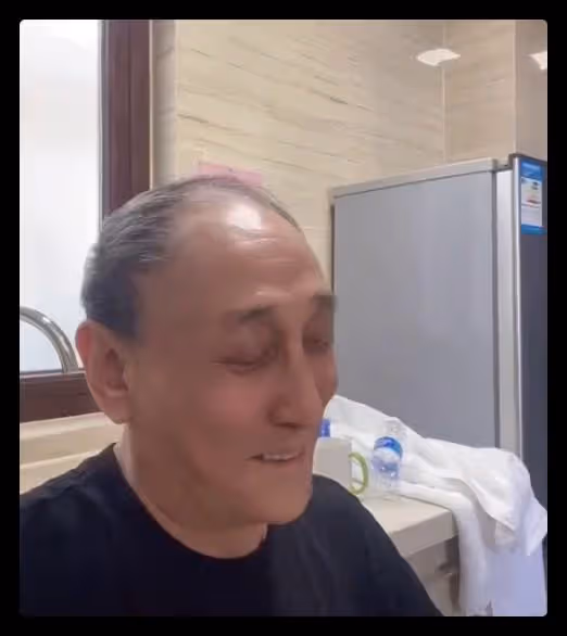 老戲骨自曝無法回天津老家,臨近春節被封閉在外,多次苦笑稱想家