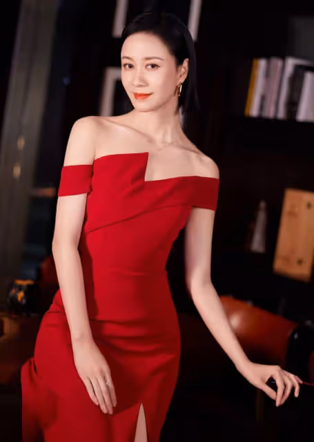 44歲倪虹潔官宣戀情!自曝曾離婚有子,因前夫欠債千萬上失信名單