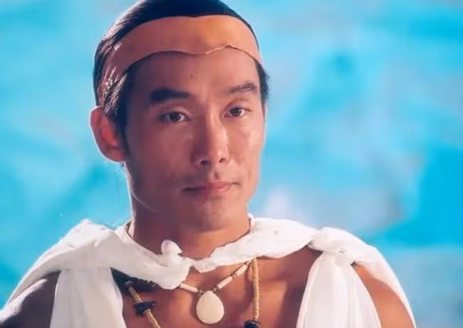 57歲鄭浩南打網球,稱去年在內地做的手術不成功,只恢復四成功力