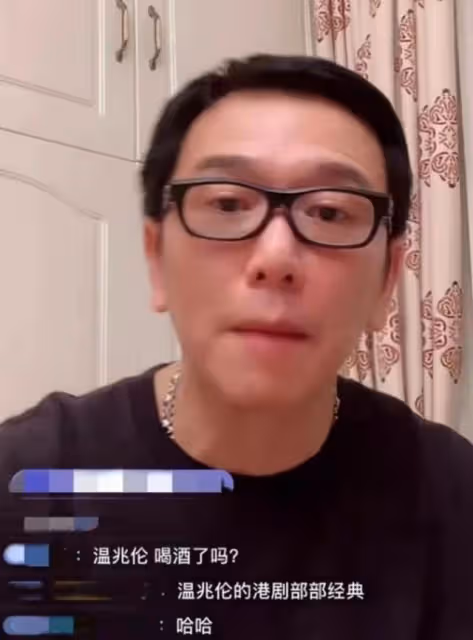 尷尬！香港知名男星溫兆倫直播賣女性用品，認人氣不再：慘過坐牢