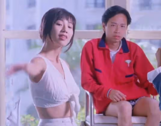 什麼叫媚骨天成?香港女星當中她不是最美的,但她卻是最媚的