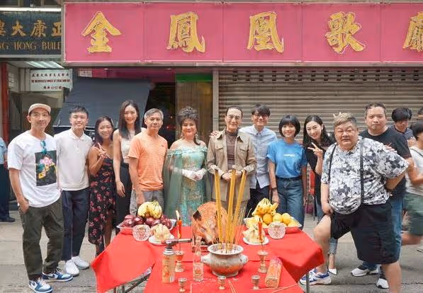 85歲謝賢出道69年首獲影帝!兒子參演電影也獲獎,父親卻隻字不提