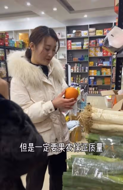 陳亞男曬近況!上班地點裝修華麗,帶員工巡視樣品間老闆范十足
