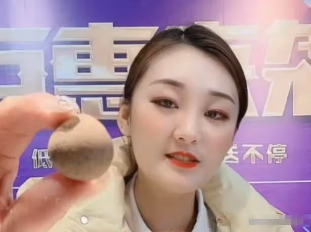 陳亞男曬近況!上班地點裝修華麗,帶員工巡視樣品間老闆范十足