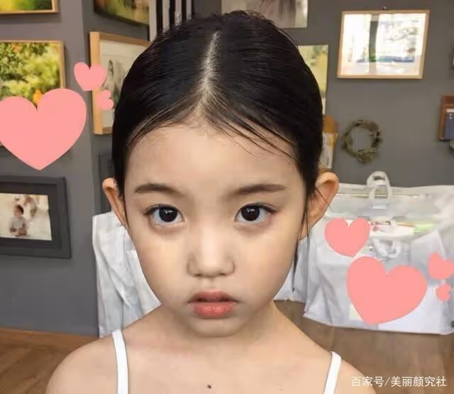 要不是她長得太可愛，觀眾也不至於不接受換演員了吧？