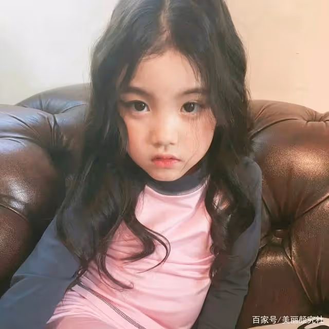 要不是她長得太可愛,觀眾也不至於不接受換演員了吧?