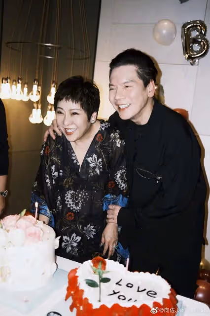 郭碧婷與婆婆陳嵐一同慶生，被指疑似懷上二胎，生日蛋糕泄露玄機