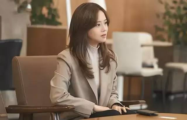 婆婆剛定AA,兒媳就給岳母花20萬買車,婆婆急了:我立馬去考駕照