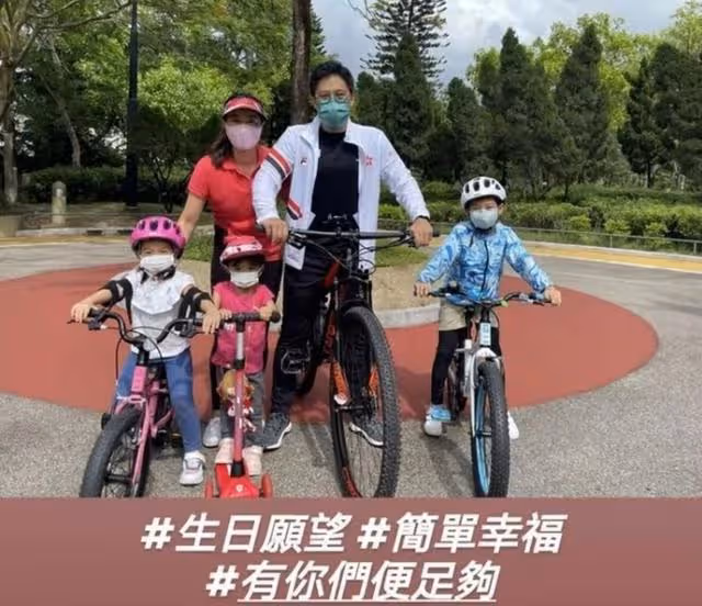 恩愛！霍啟剛郭晶晶手捧蛋糕慶祝結婚九周年，表白愛妻引網友羨慕