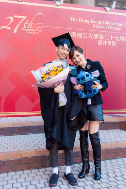 恭喜！56歲亞姐羅霖大子終於畢業，祖孫三代現身畢業禮罕見同框