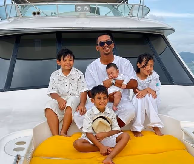 妻子生娃去世5個月!37歲男星拒絕富婆表白,其母卻急招新兒媳