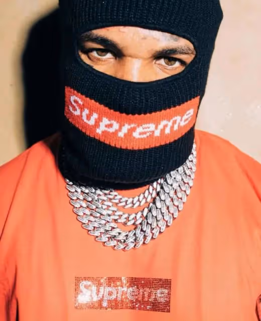Ye新單曲封面血腥「剝皮猴子」引網友不適,還被做成了施華洛世奇Supreme Bogo?