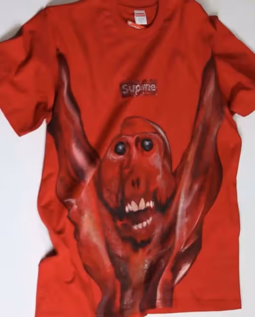 Ye新單曲封面血腥「剝皮猴子」引網友不適,還被做成了施華洛世奇Supreme Bogo?