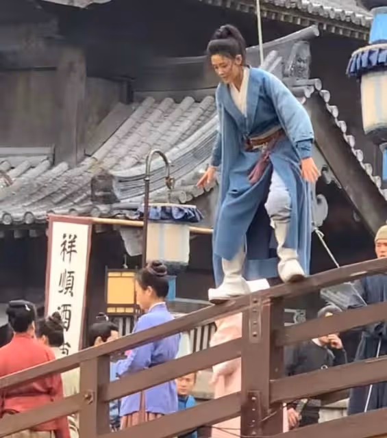 張天愛片酬疑曝光!網友曬照稱其跳次河10萬,曾被曝一部戲8000萬