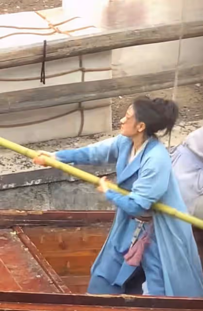 張天愛片酬疑曝光!網友曬照稱其跳次河10萬,曾被曝一部戲8000萬