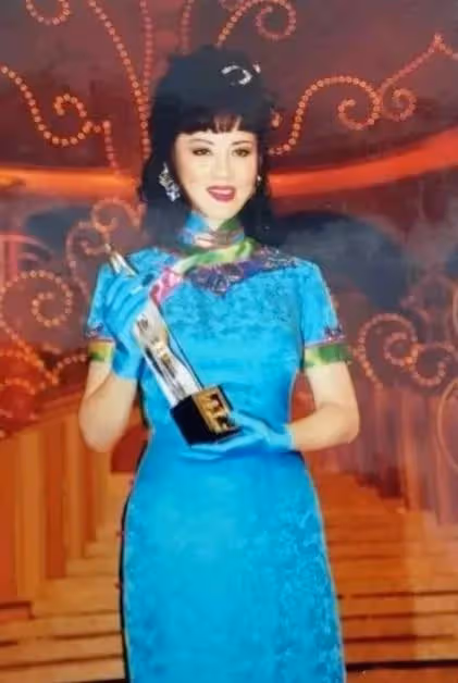「中國第一美婦」:20歲坐牢,36歲靠選美爆紅,73歲美貌依然驚人