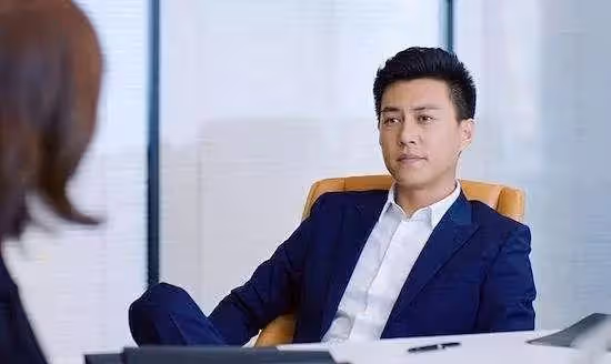 霸氣!靳東孩子叫靳小爺,吳京孩子叫無所謂,全都輸給馮紹峰兒子名字!