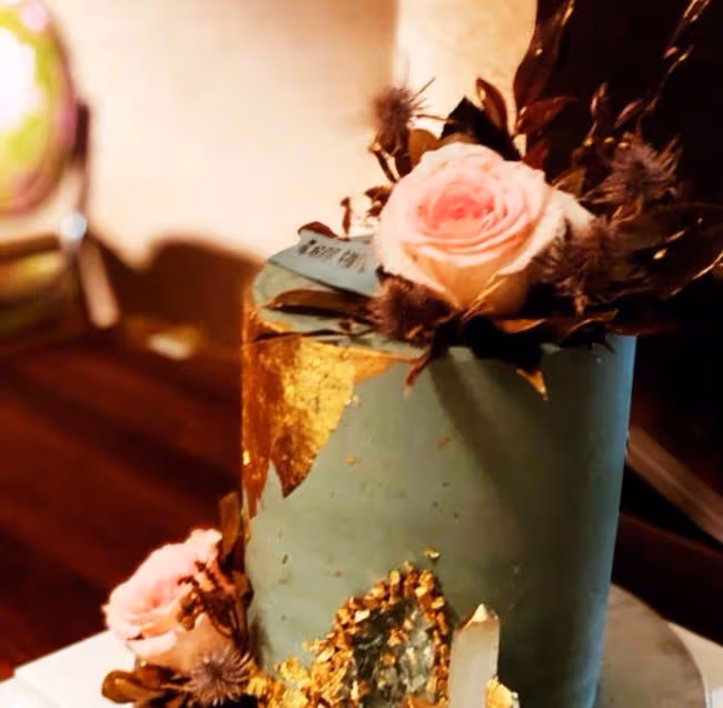翁虹曬婚紗照慶結婚15周年,老公帥氣十足,為遷就其事業移居內地