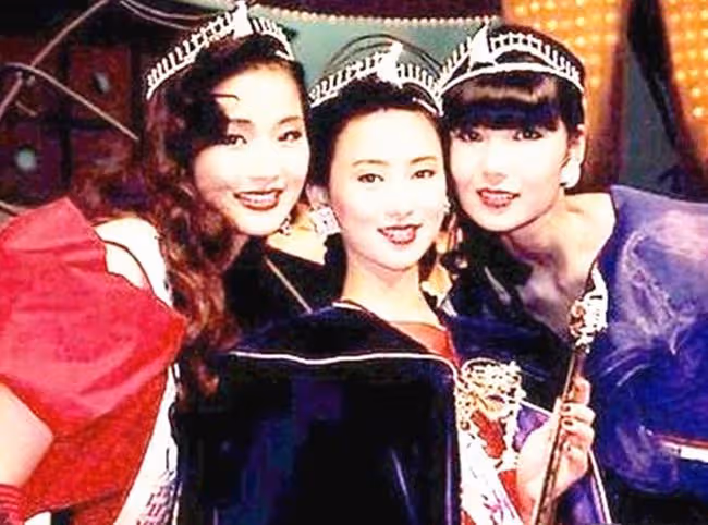 翁虹曬婚紗照慶結婚15周年,老公帥氣十足,為遷就其事業移居內地