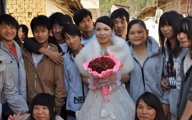 阿婆四個好兒女,村人都說只因她有錢,阿婆死後大家才知錯了