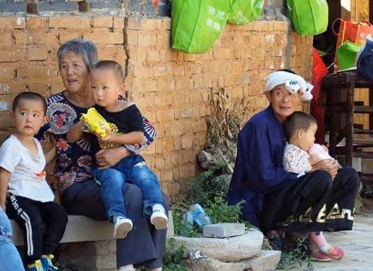 阿婆四個好兒女,村人都說只因她有錢,阿婆死後大家才知錯了