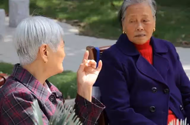 到了60歲,有多少存款才能體面養老?三位花甲老人說出心裡話