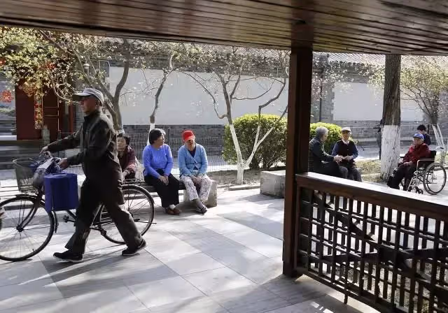 到了60歲,有多少存款才能體面養老?三位花甲老人說出心裡話