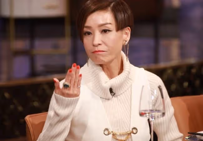 52歲伍詠薇被曝想生娃留住老公!承認每周做身體保健,但不願生娃