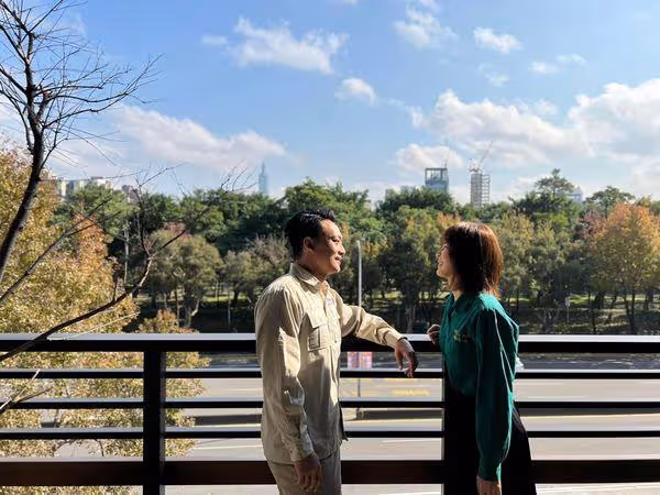 曾沛慈請完喜酒「頭披白紗」婚照絕美!螞蟻腰現形…喜餅小卡也超有愛