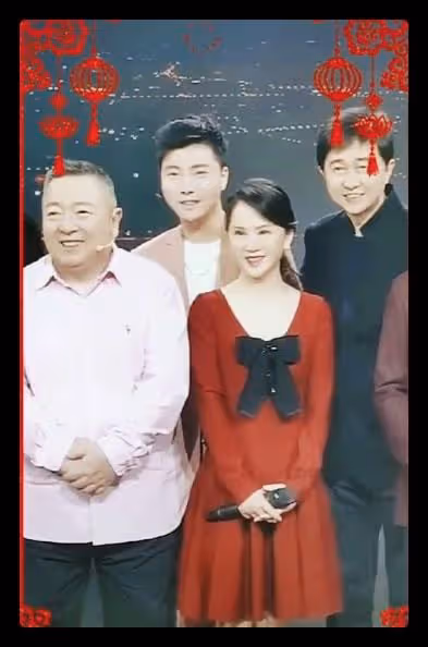 眾星錄製詩歌春晚:付笛生一家三口合體表演,董浩王潔實罕見露面