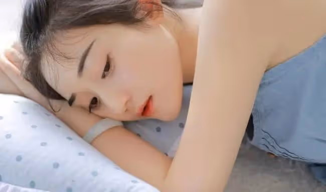 室友是個狠人,她總是遊刃有餘地遊走於兩個男人之間