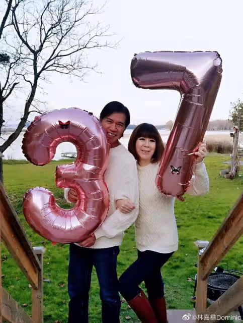 64歲實力港星林嘉華與妻子慶祝結婚37周年，曬18張現場照秀恩愛