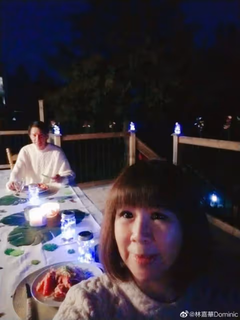 64歲實力港星林嘉華與妻子慶祝結婚37周年，曬18張現場照秀恩愛