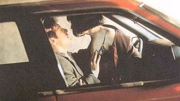 「別在這」,酒會後他將我帶入地下停車場,我被他弄得呼吸有急促