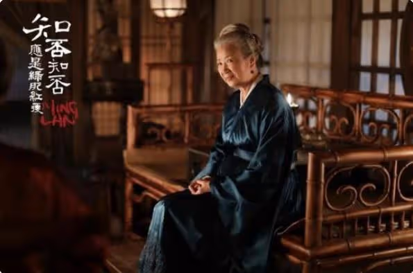 張藝謀曾斷言她「紅不了」,她不信命,74歲被趙麗穎捧紅成影后