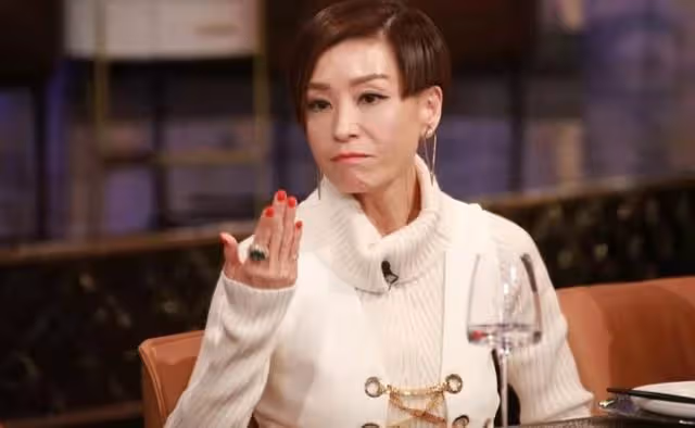 生氣!52歲TVB知名女星被曝為生娃秘密做保健,其老公曾兩度出軌