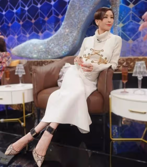 生氣!52歲TVB知名女星被曝為生娃秘密做保健,其老公曾兩度出軌