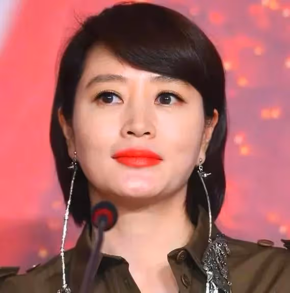 出道36年不接爛片成頂級影后,為母還債傾家蕩產還欠13億,50歲仍租房子住
