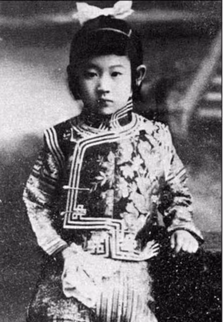 川島芳子真容長啥樣?少女照確實漂亮,顏值不輸當紅女星