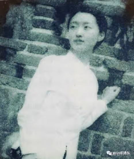 1976年的她,曾是多少男生夜晚的女神