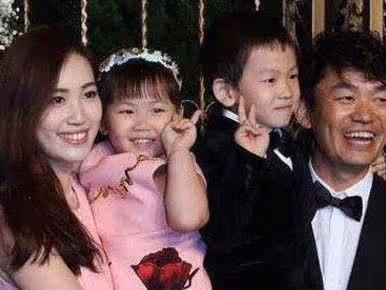 離婚時把一對兒女分開,說明王寶強骨子裡還是個村民