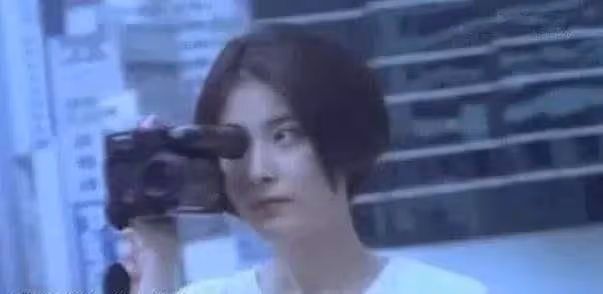 陳慧琳參加酒會卻被向華強趕,得知是被他帶進來,向華強瞬間低頭