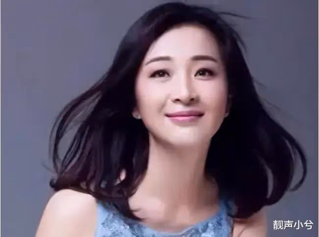 張嘉譯成名後，買了7000萬的別墅，200萬的豪車，而他的前妻杜珺並不幸福
